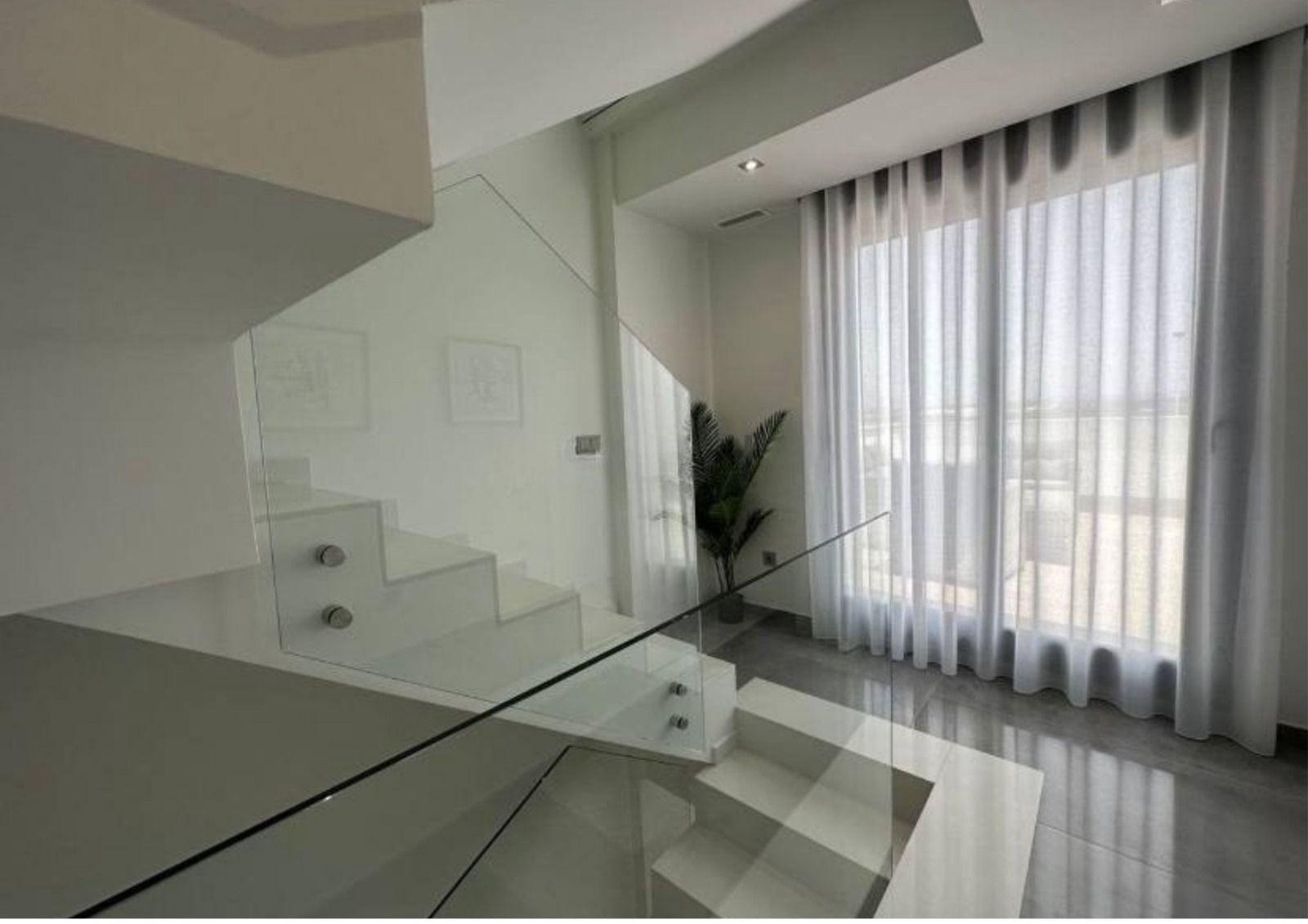 Terrace in villa for sale in Torrevieja