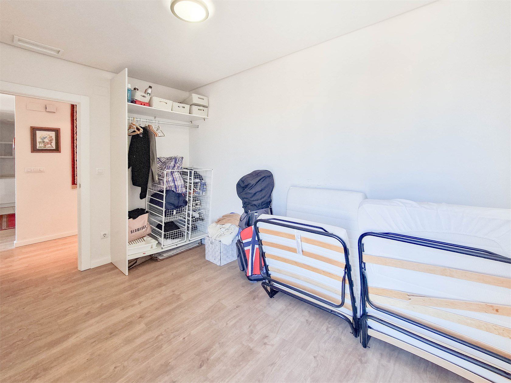 Bedroom in apartment for sale in Los Dolses