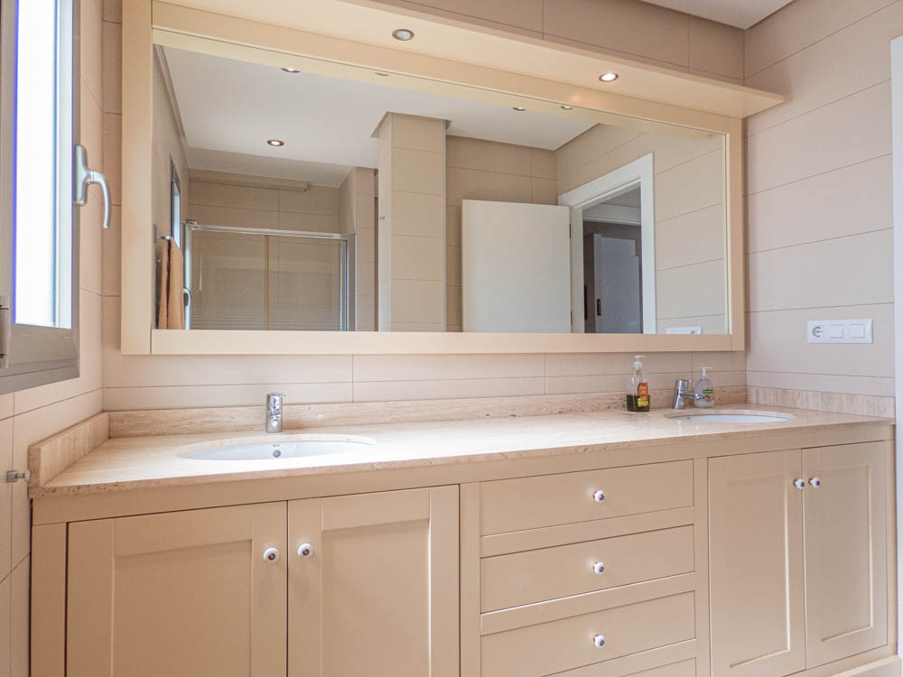 Master bedroom in apartment for sale in Los Dolses