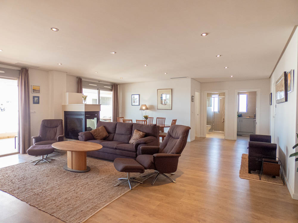 Here is a fantastic opportunity to purchase something different to every other apartment in the ALTO