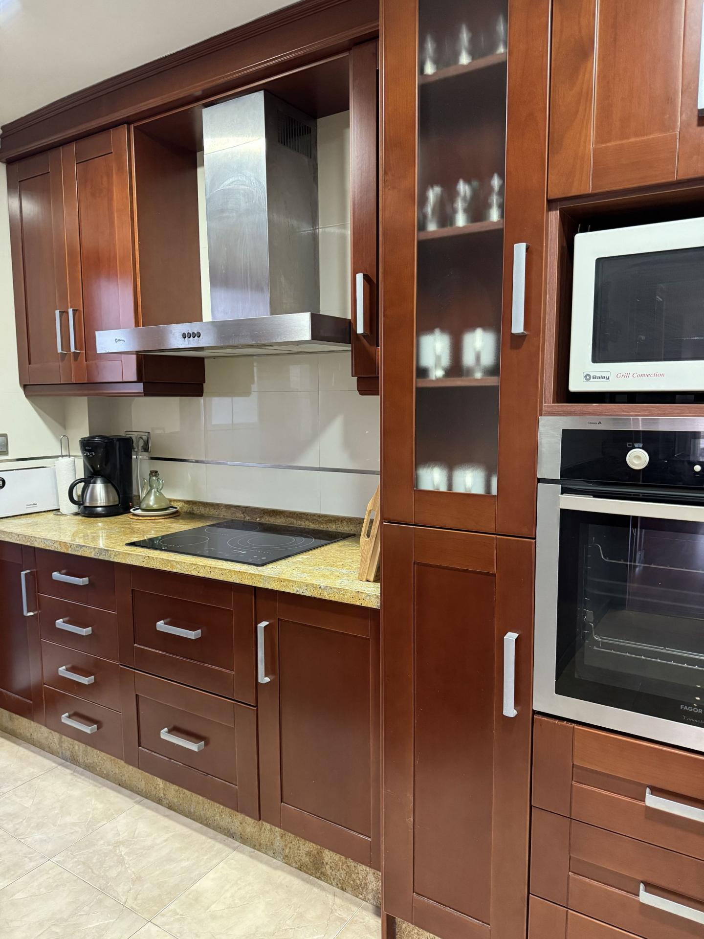 This is your chance to live close to the sea in a stylishly and comfortably renovated flat