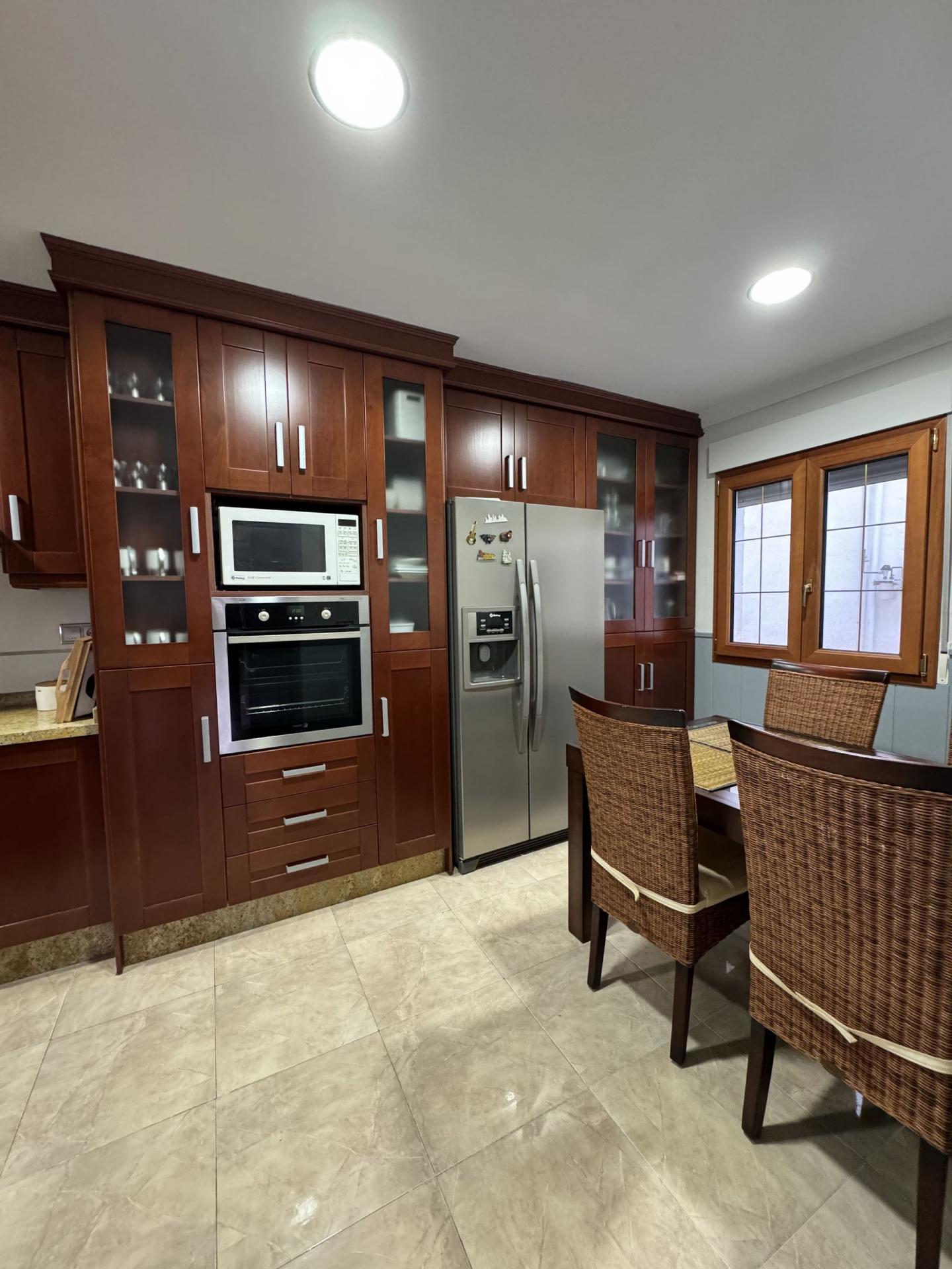 This is your chance to live close to the sea in a stylishly and comfortably renovated flat