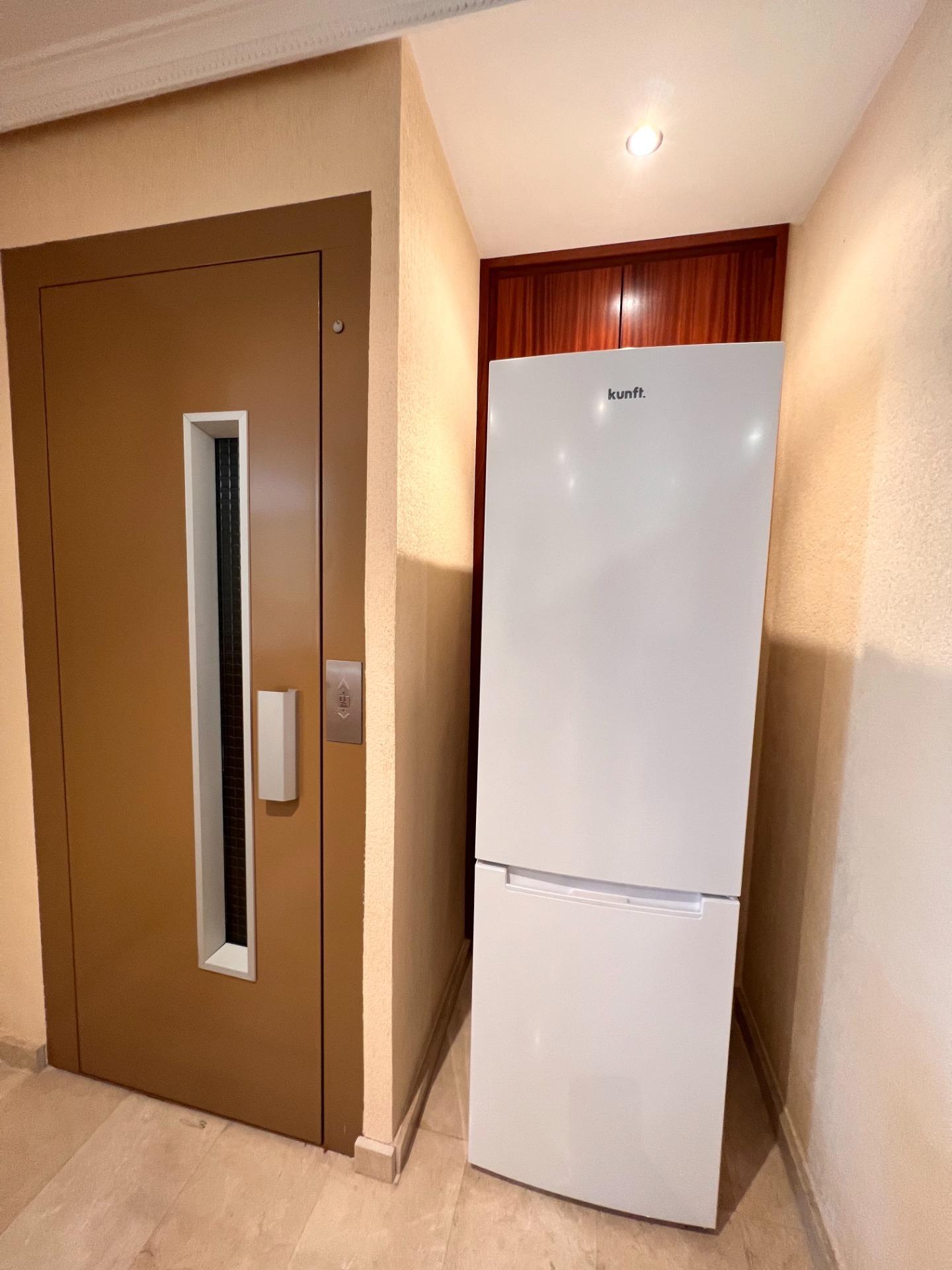 Bedroom in duplex for sale in Torrevieja