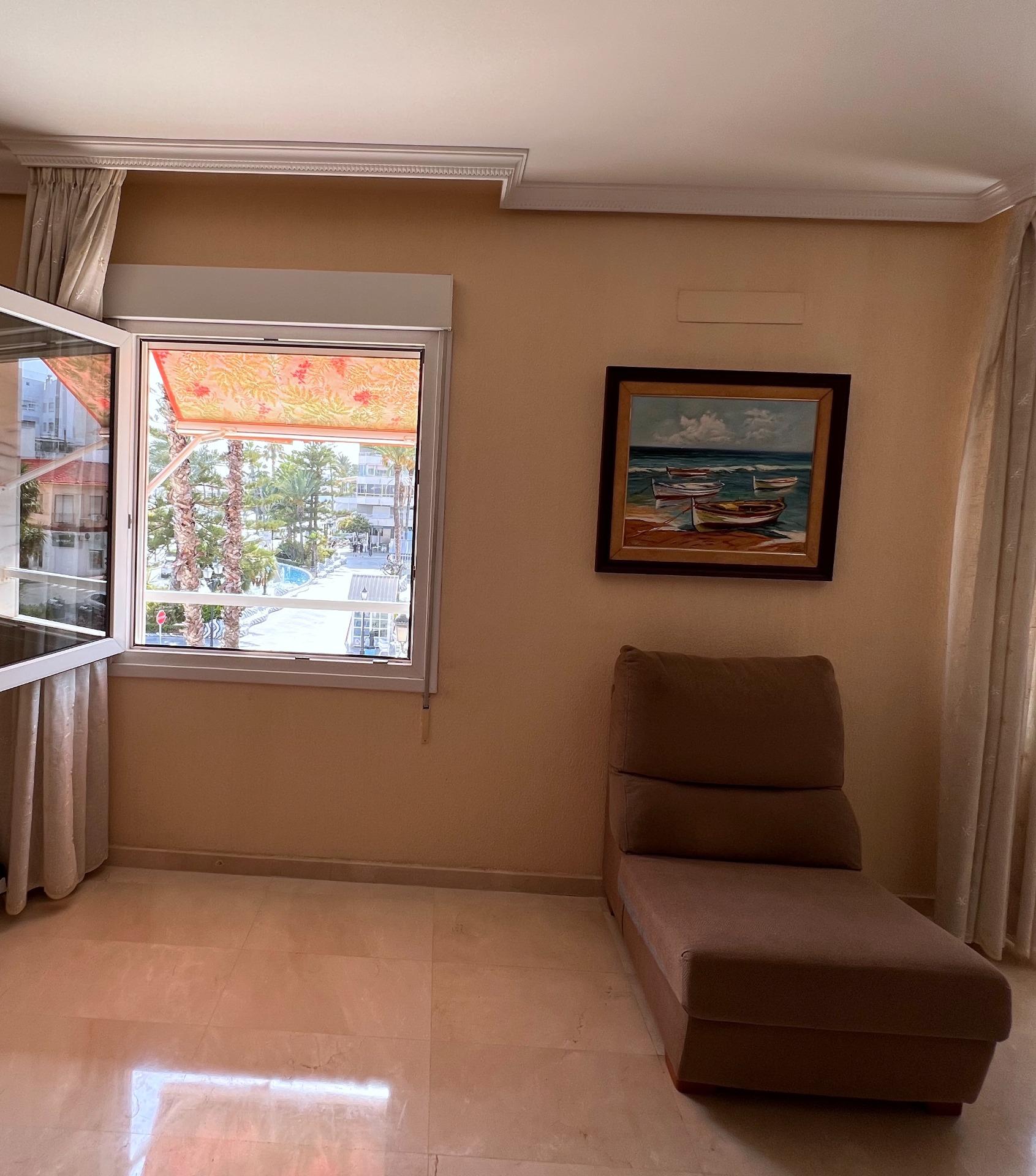 Bedroom in duplex for sale in Torrevieja