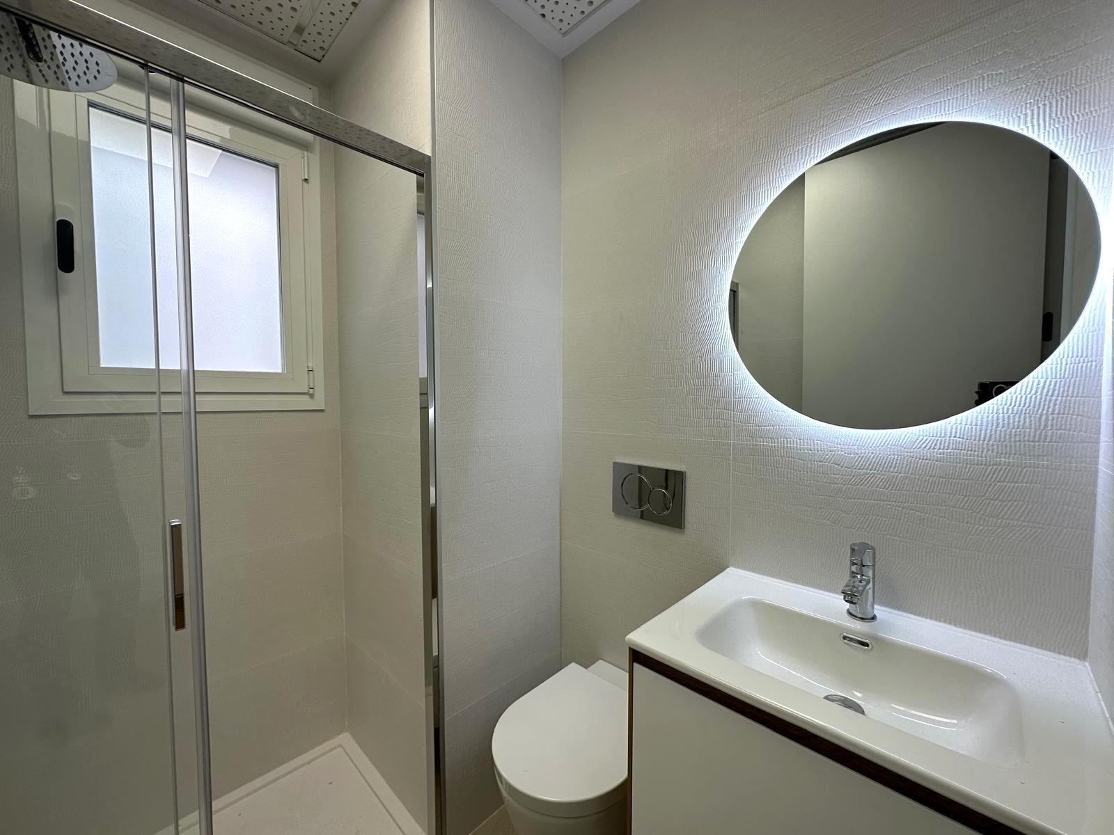 Master bedroom in apartment for sale in Torrevieja