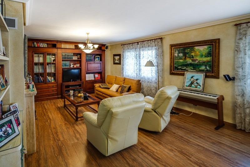 Living room in villa for sale in Los Montesinos