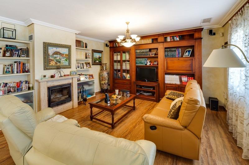 Bathroom in villa for sale in Los Montesinos