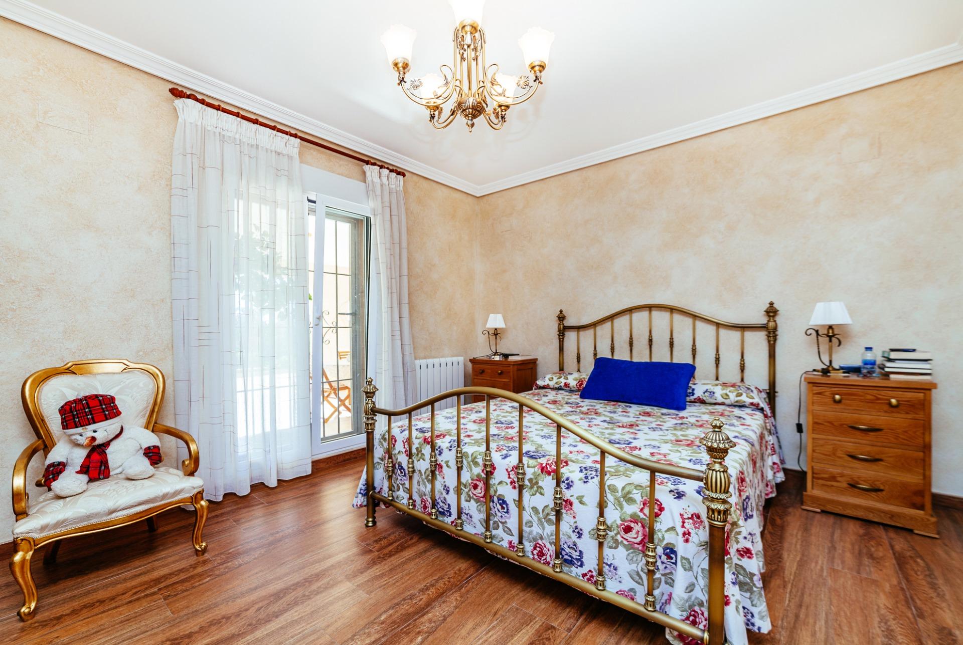 Garden in villa for sale in Los Montesinos
