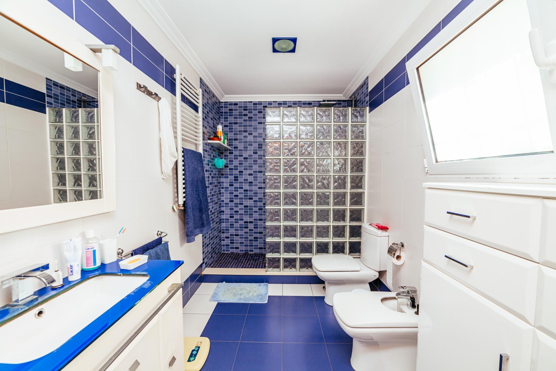 Master bedroom in villa for sale in Los Montesinos