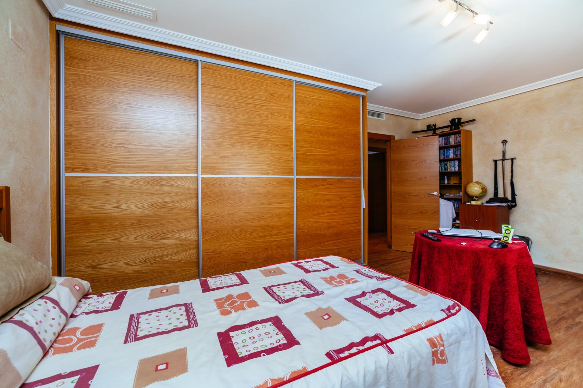 Pool area in villa for sale in Los Montesinos