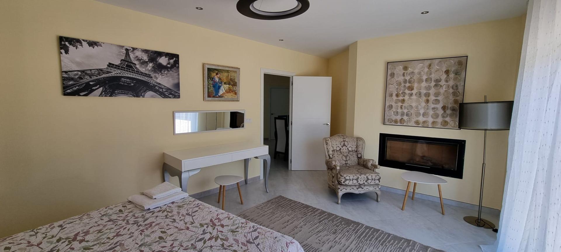 Master bedroom in villa for sale in Altea