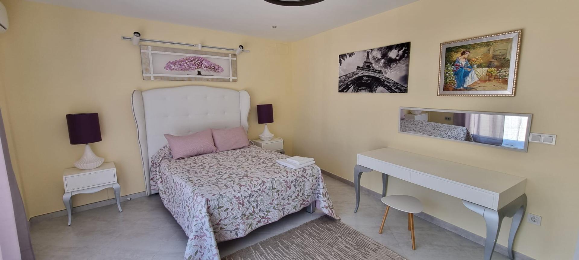 Bedroom in villa for sale in Altea