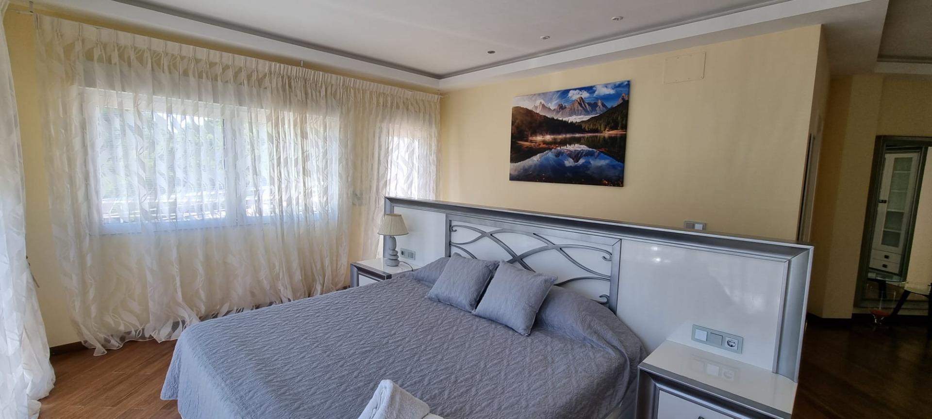 Pool area in villa for sale in Altea