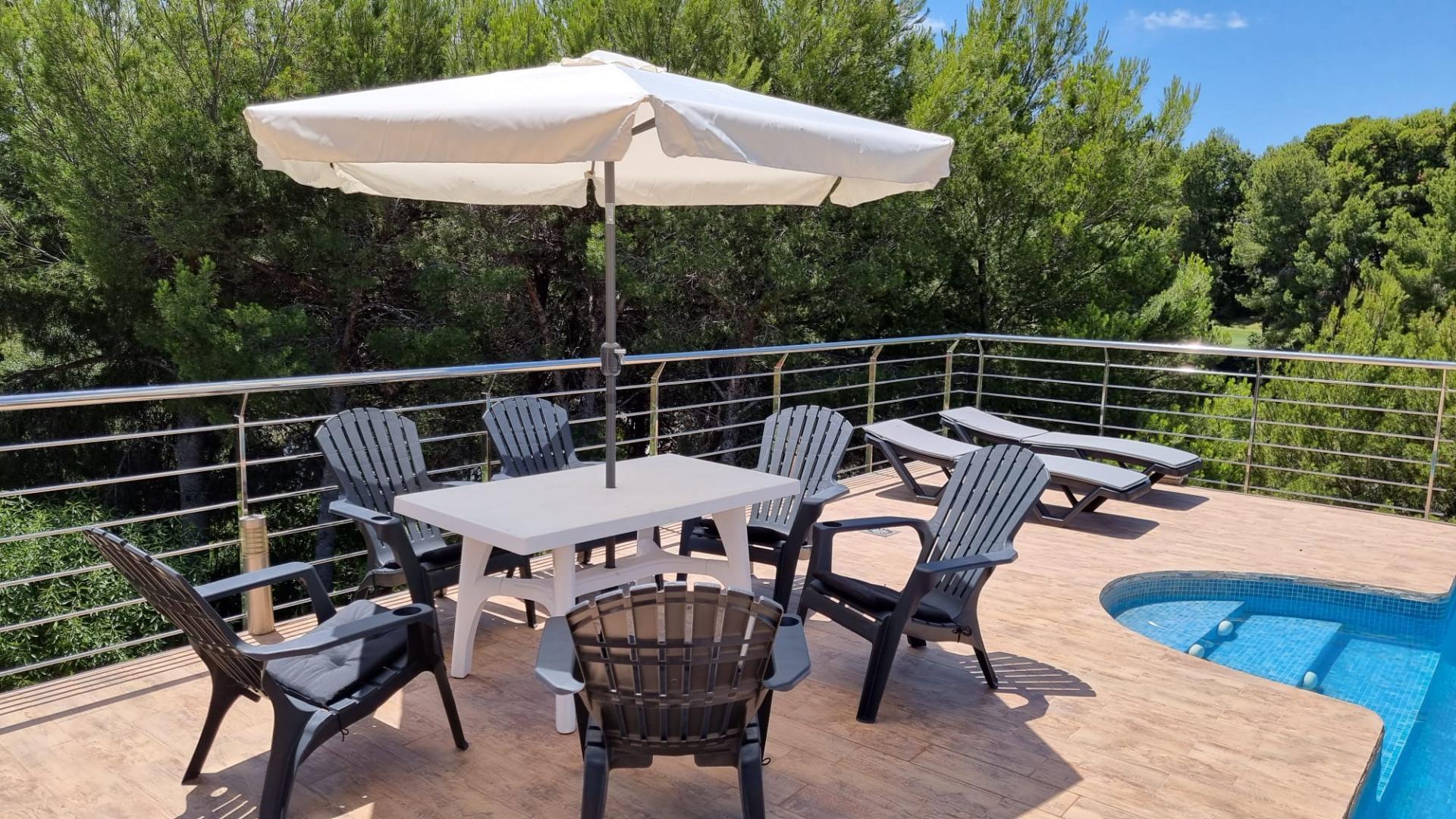 Pool area in villa for sale in Altea