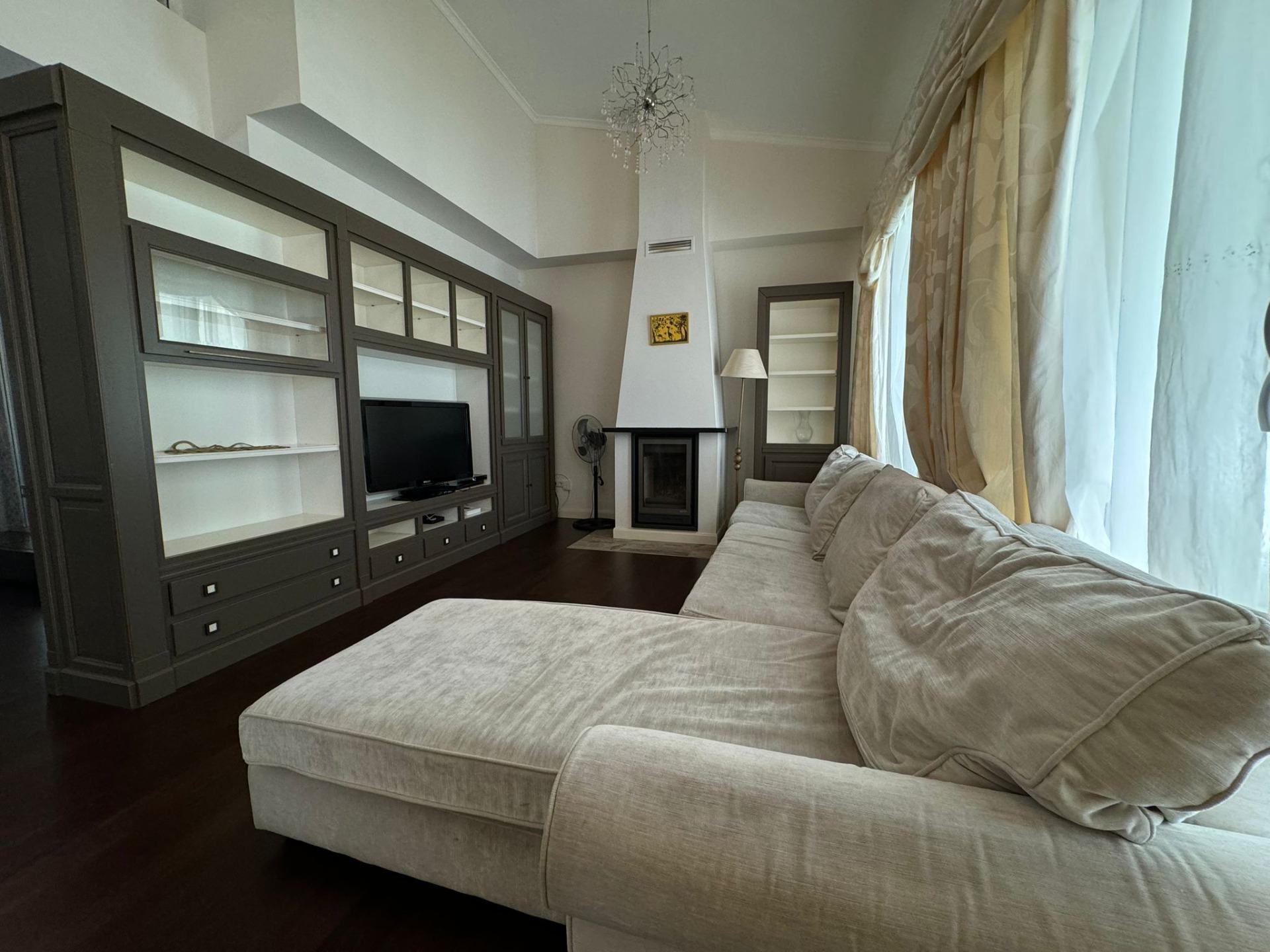 Master bedroom in villa for sale in Altea