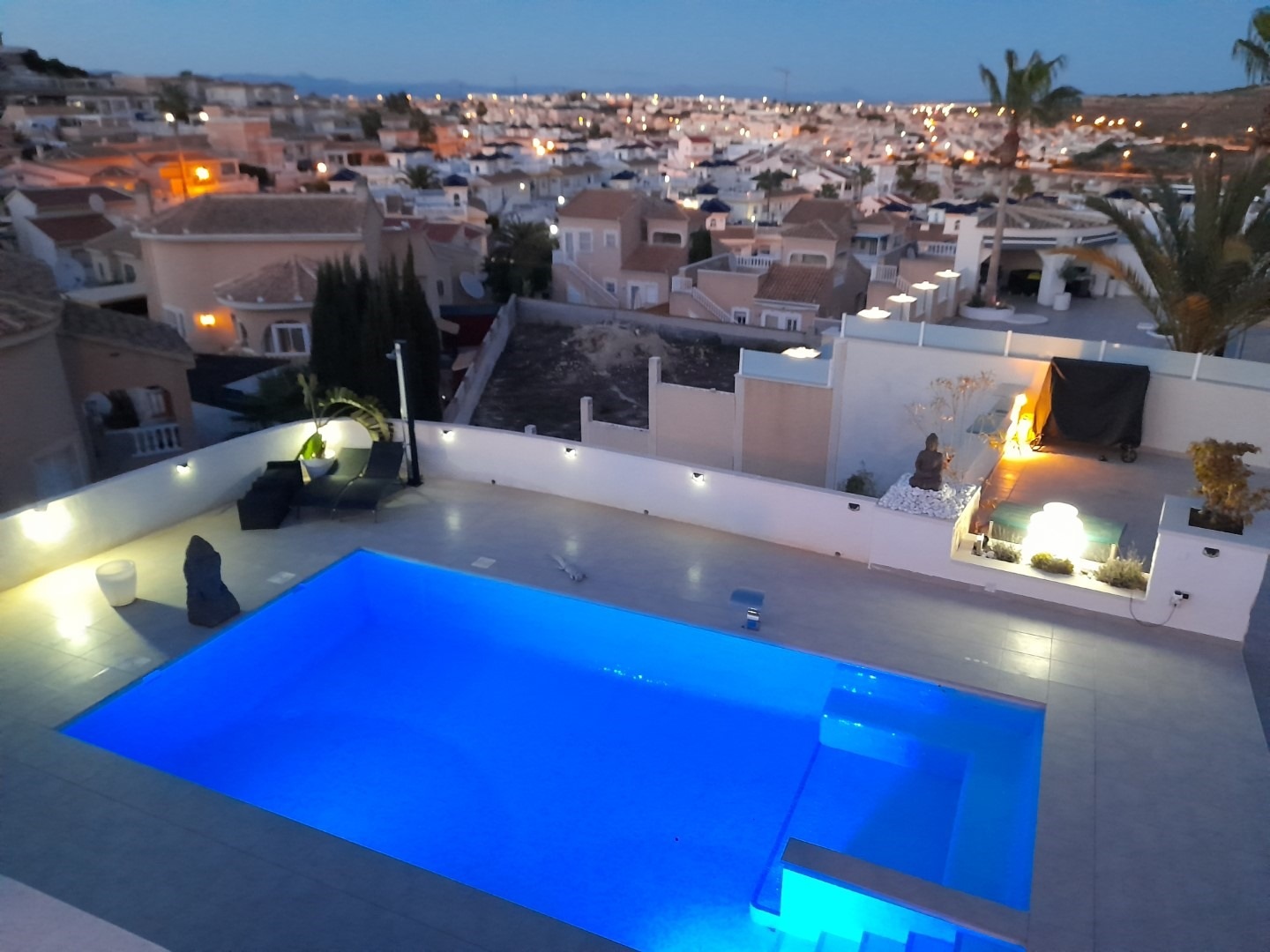 Pool area in villa for sale in Rojales