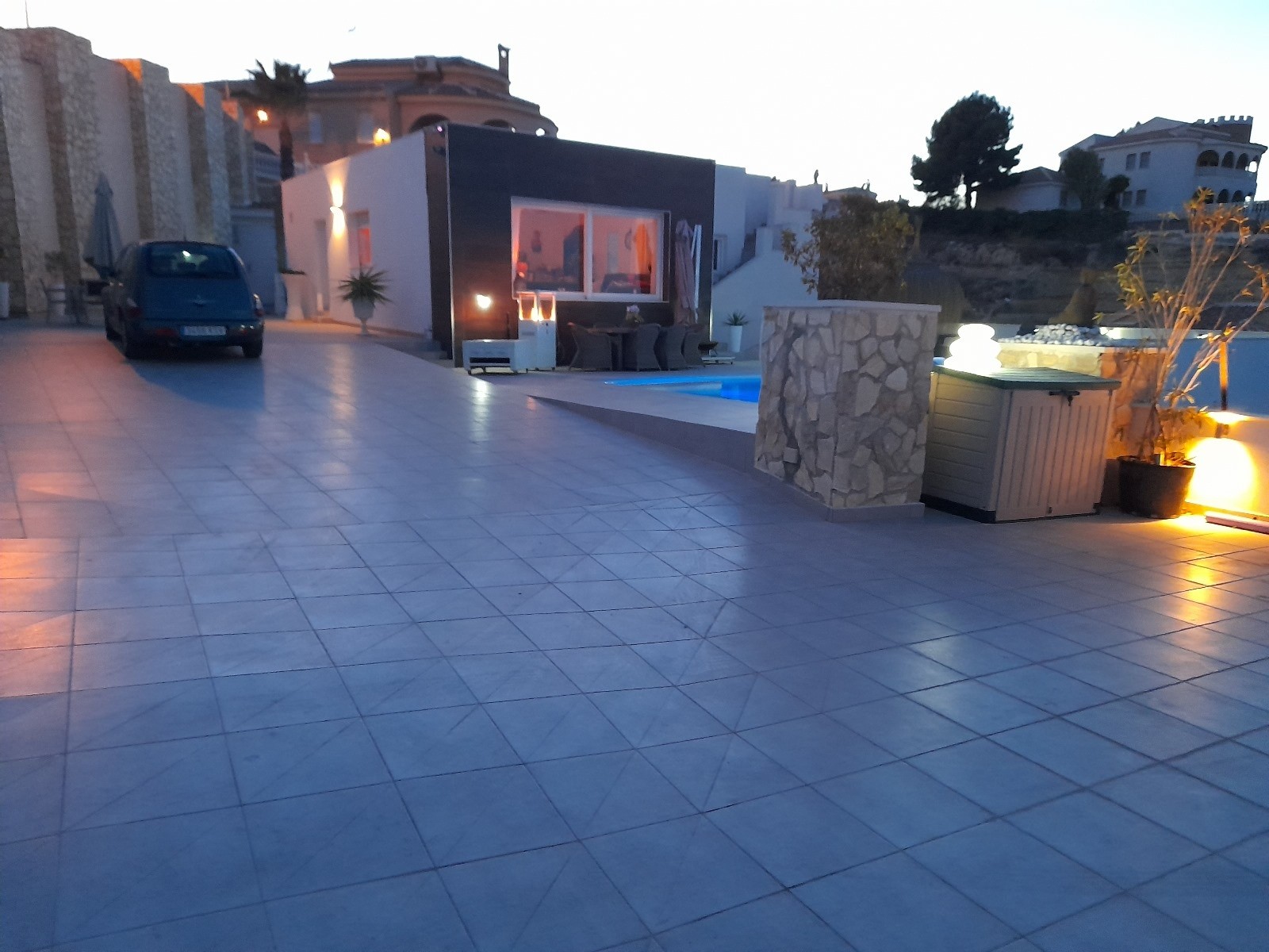Master bedroom in villa for sale in Rojales