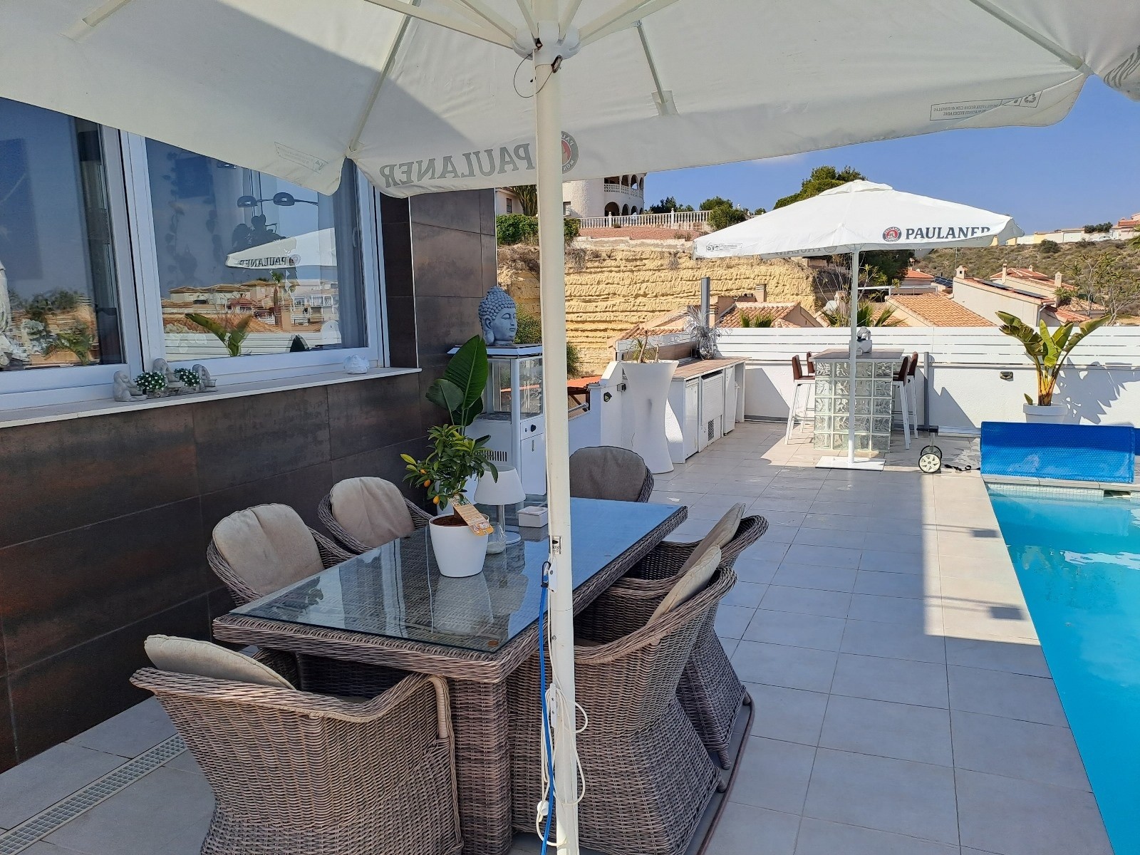 Pool area in villa for sale in Rojales
