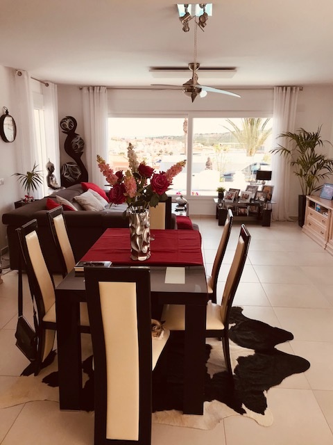 Bedroom in villa for sale in Rojales