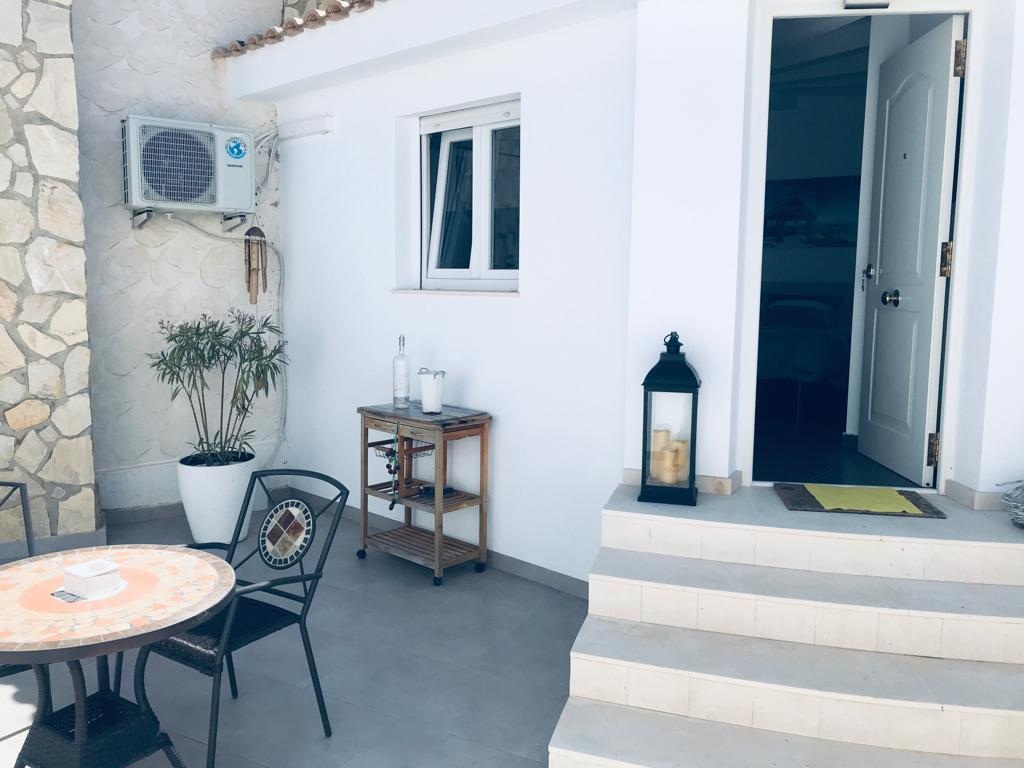 Bedroom in villa for sale in Rojales