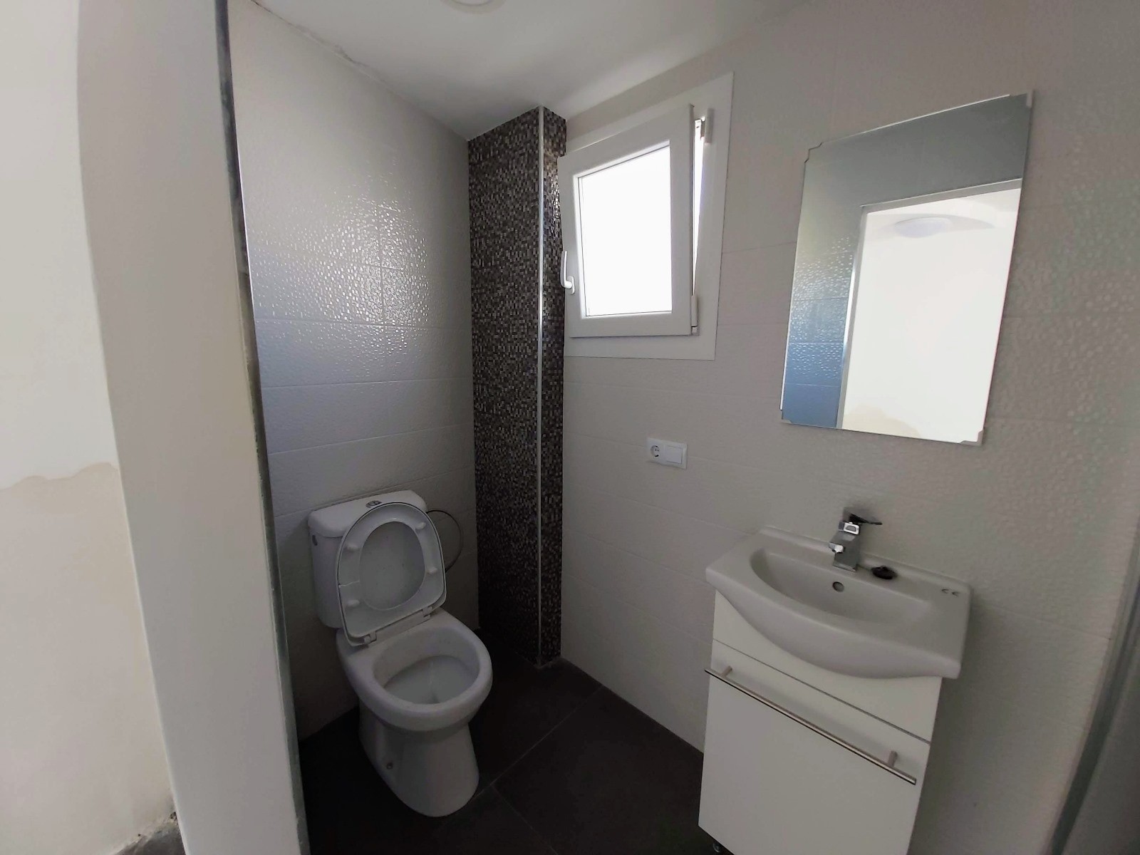 Master bedroom in villa for sale in Rojales