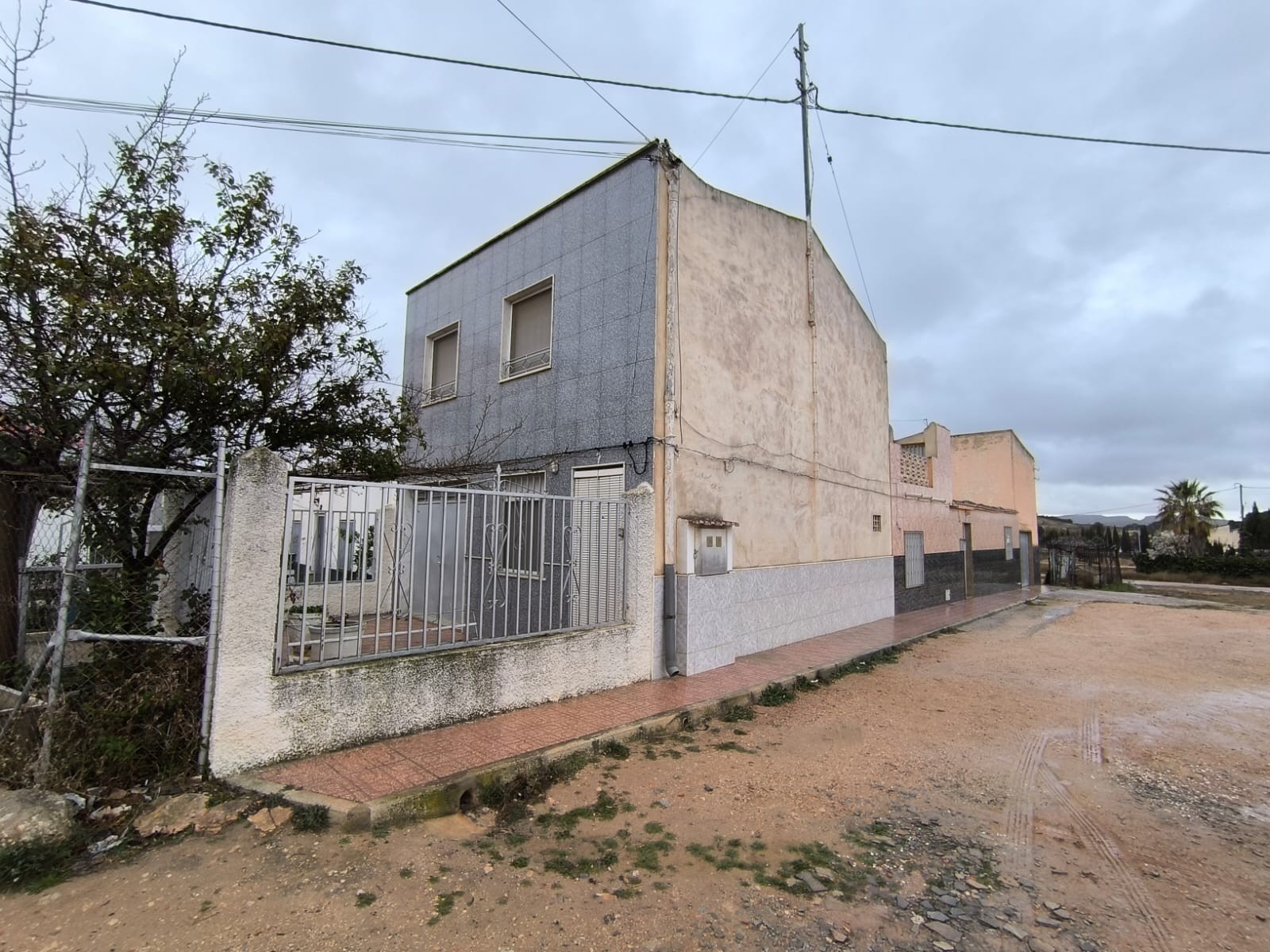 Your Dream Multi-Generational Home Awaits in the Heart of Yecla – Move-In Ready, Fully Legalised, and Brimming with Space!