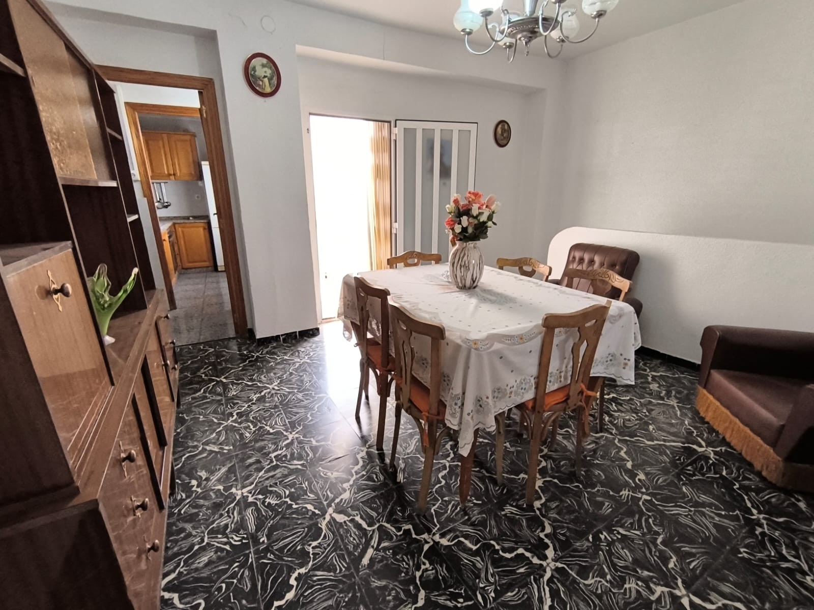 Your Dream Multi-Generational Home Awaits in the Heart of Yecla – Move-In Ready, Fully Legalised, and Brimming with Space!