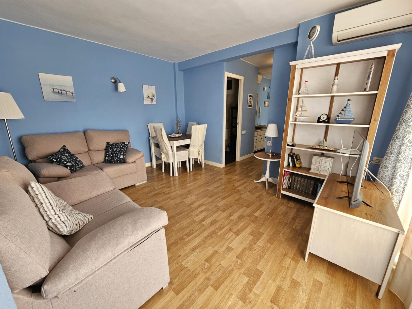 Beautiful flat in the Arenal of Jávea, a few steps from the beach and close to all amenities, this f