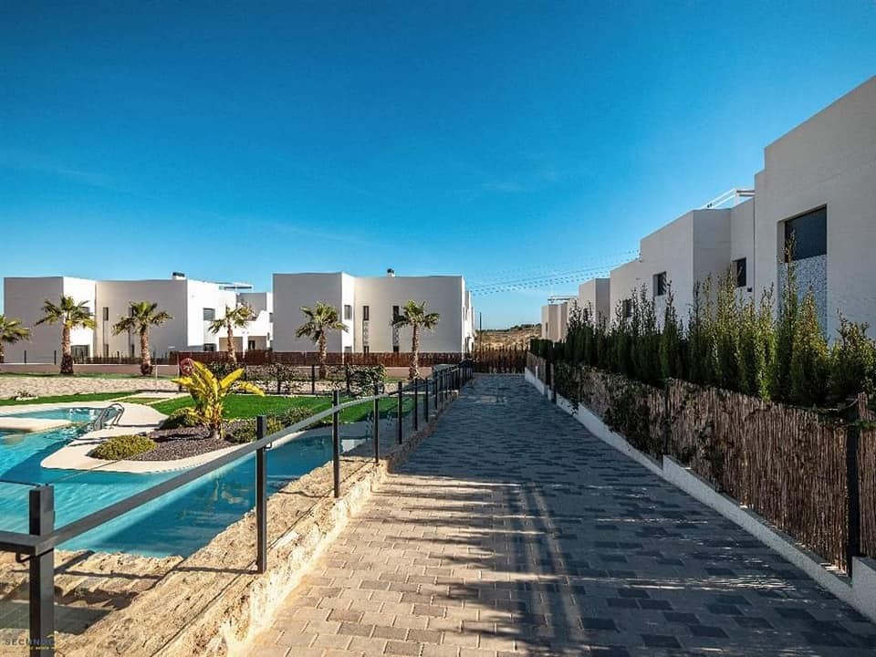 Kitchen in apartment for sale in San Miguel de Salinas