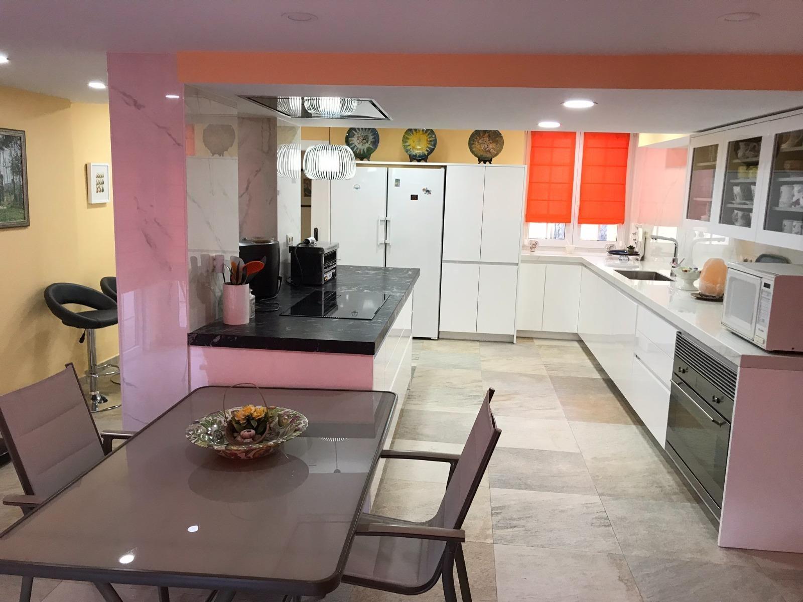 Dining area in villa for sale in Orihuela Costa