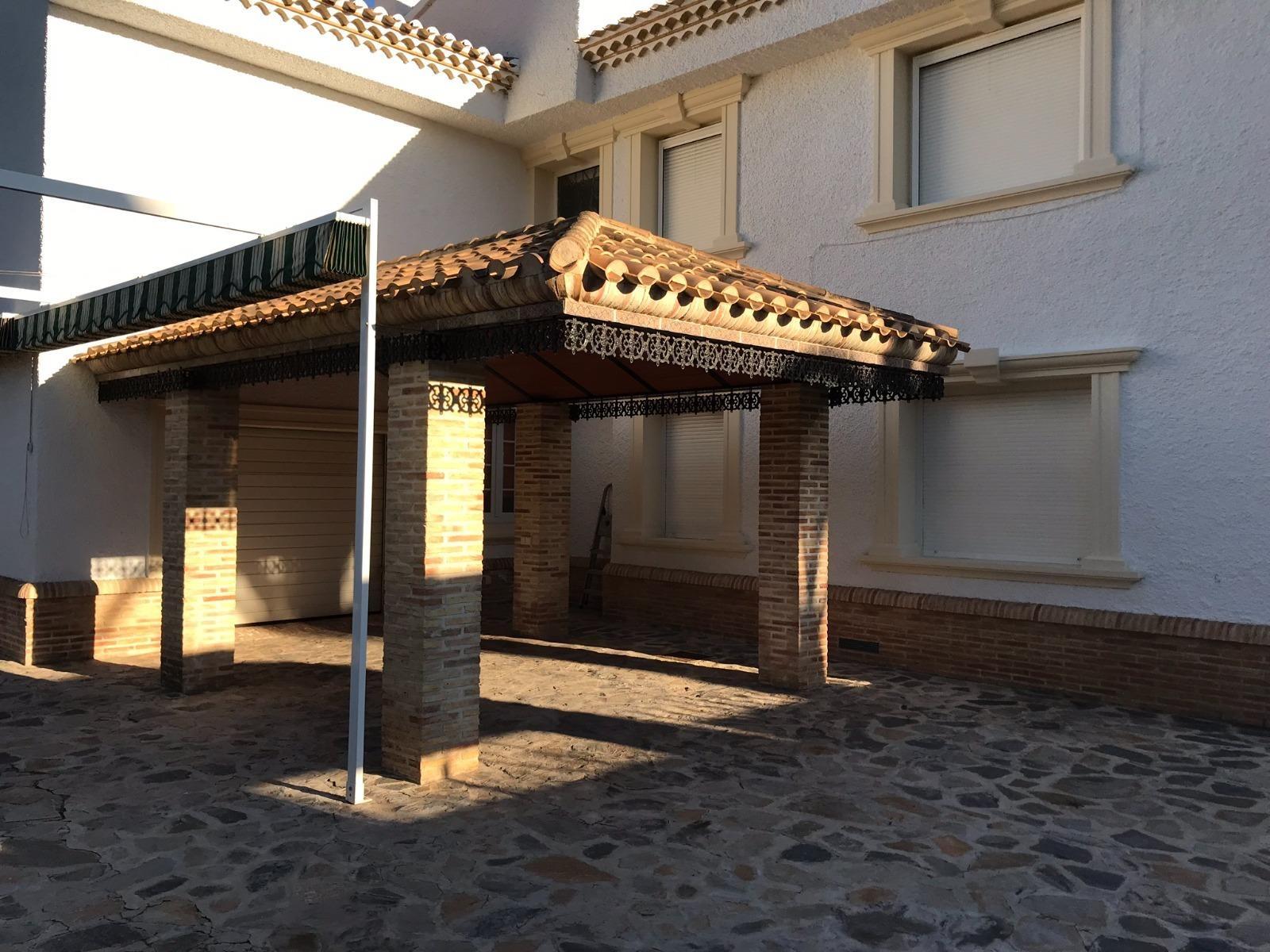Bedroom in villa for sale in Orihuela Costa