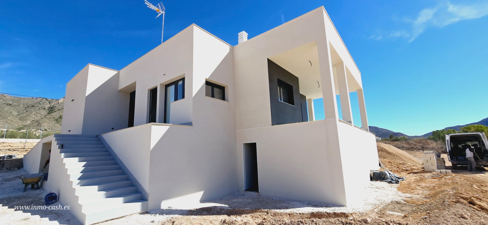 Modern New Build Villa with Mountain Views – Macisvenda AreaThis newly built villa offers 250 m² of