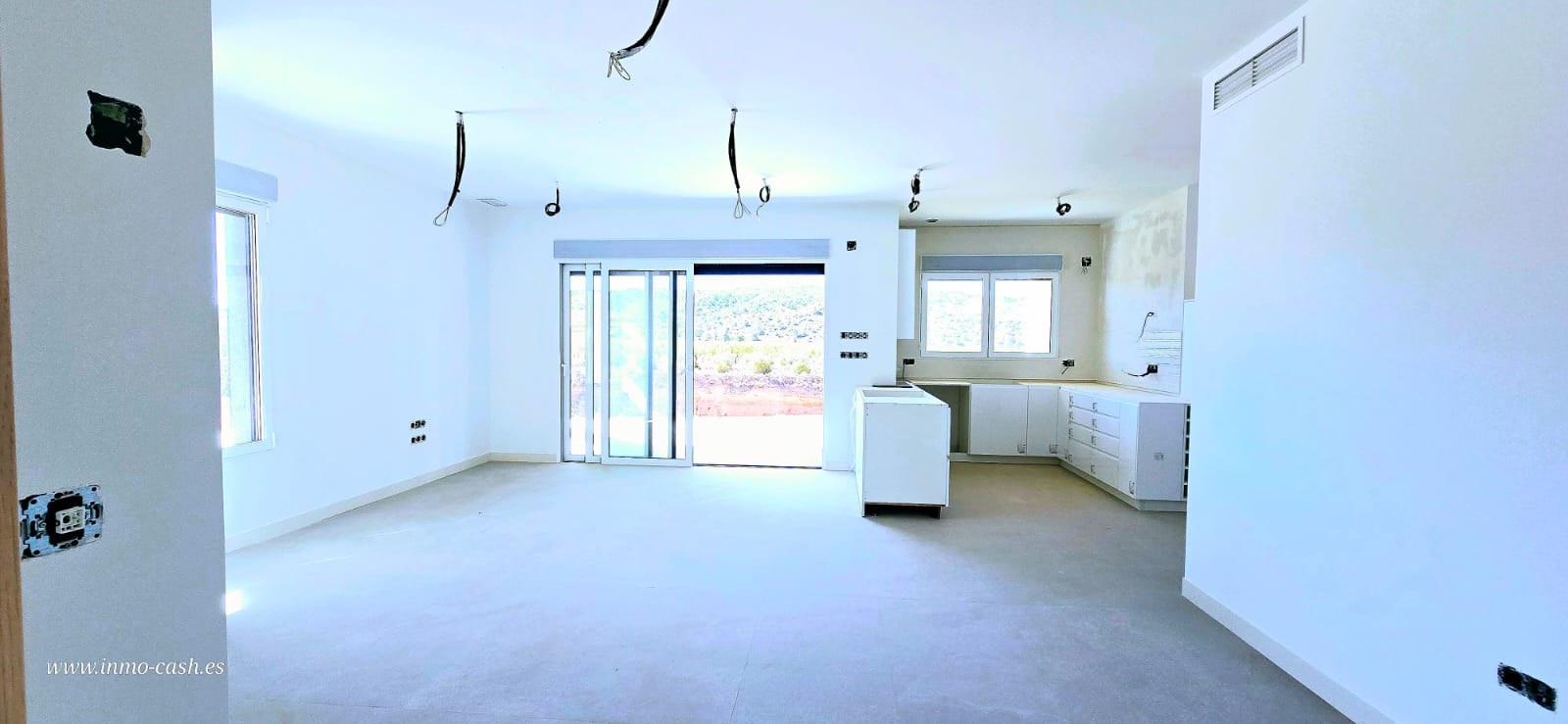 Modern New Build Villa with Mountain Views – Macisvenda AreaThis newly built villa offers 250 m² of