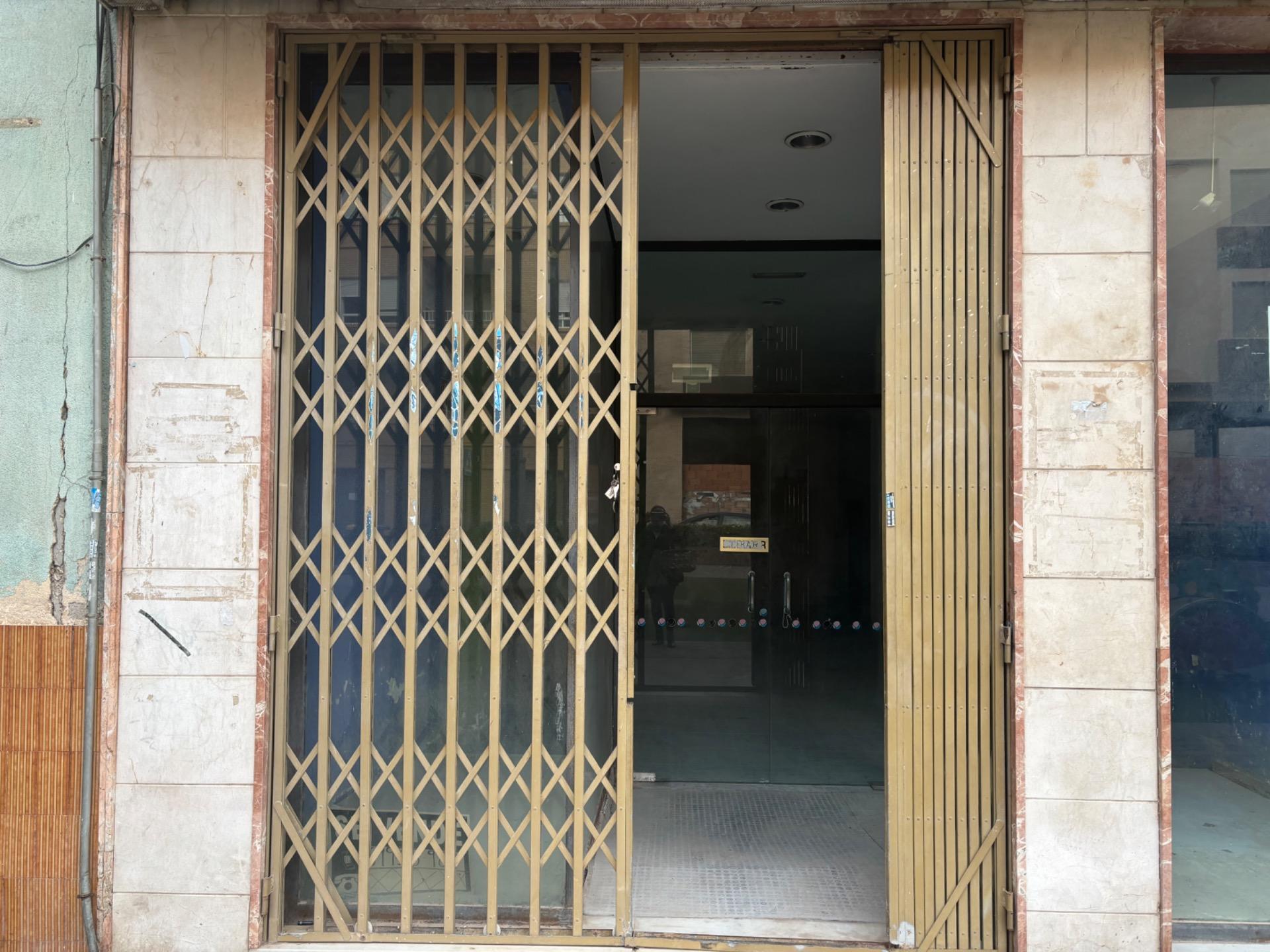 Garden in commercial for sale in Orihuela