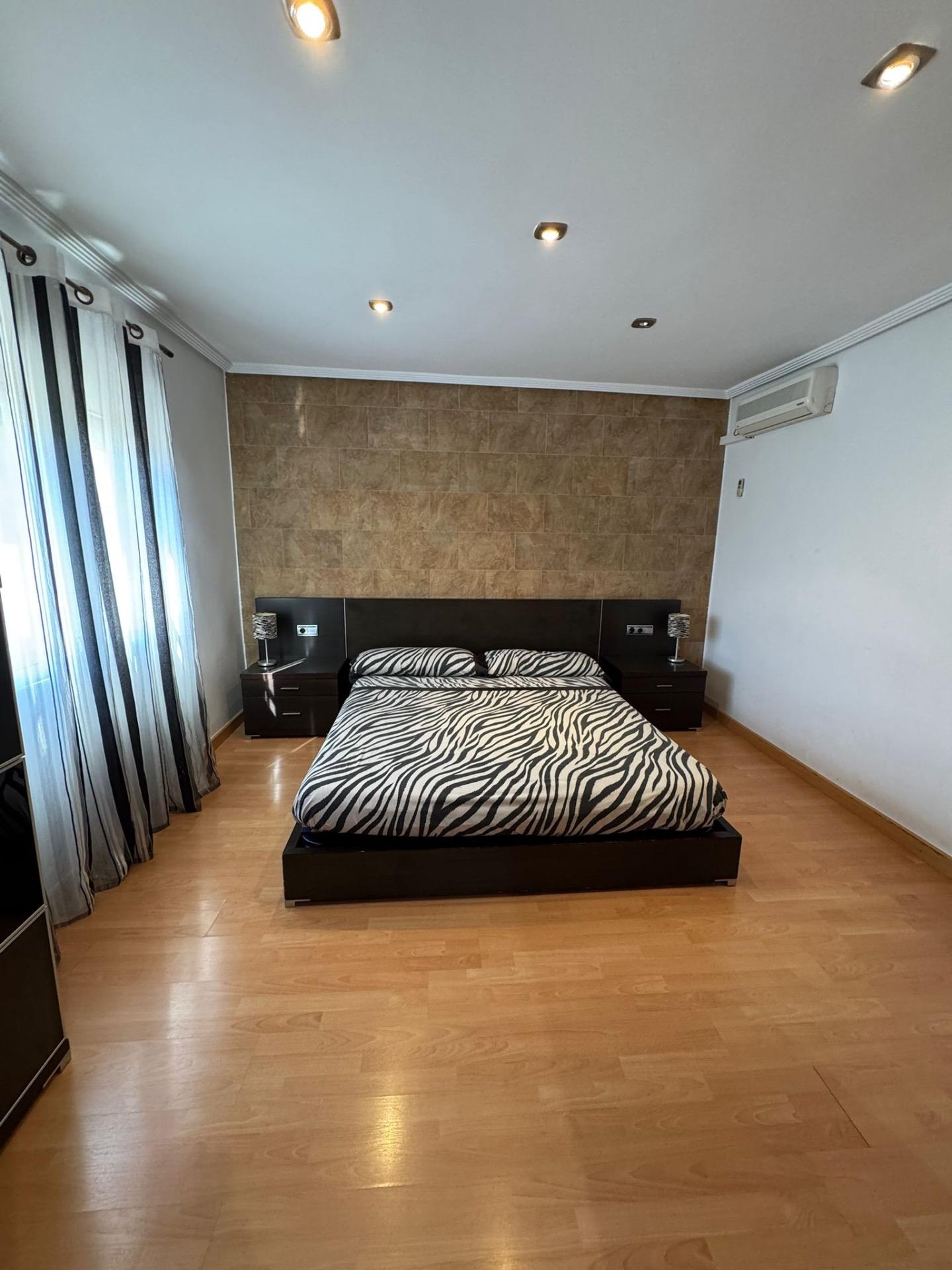 Kitchen in villa for sale in Torrevieja