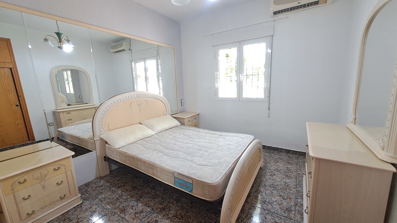 Bedroom in villa for sale in Villamartin