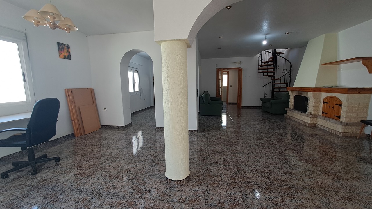 Garden in villa for sale in Villamartin