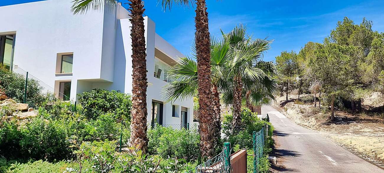 Exterior view in villa for sale in Orihuela