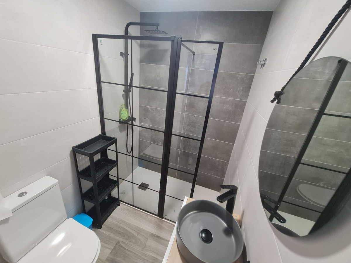 Bathroom in apartment for sale in La Manga