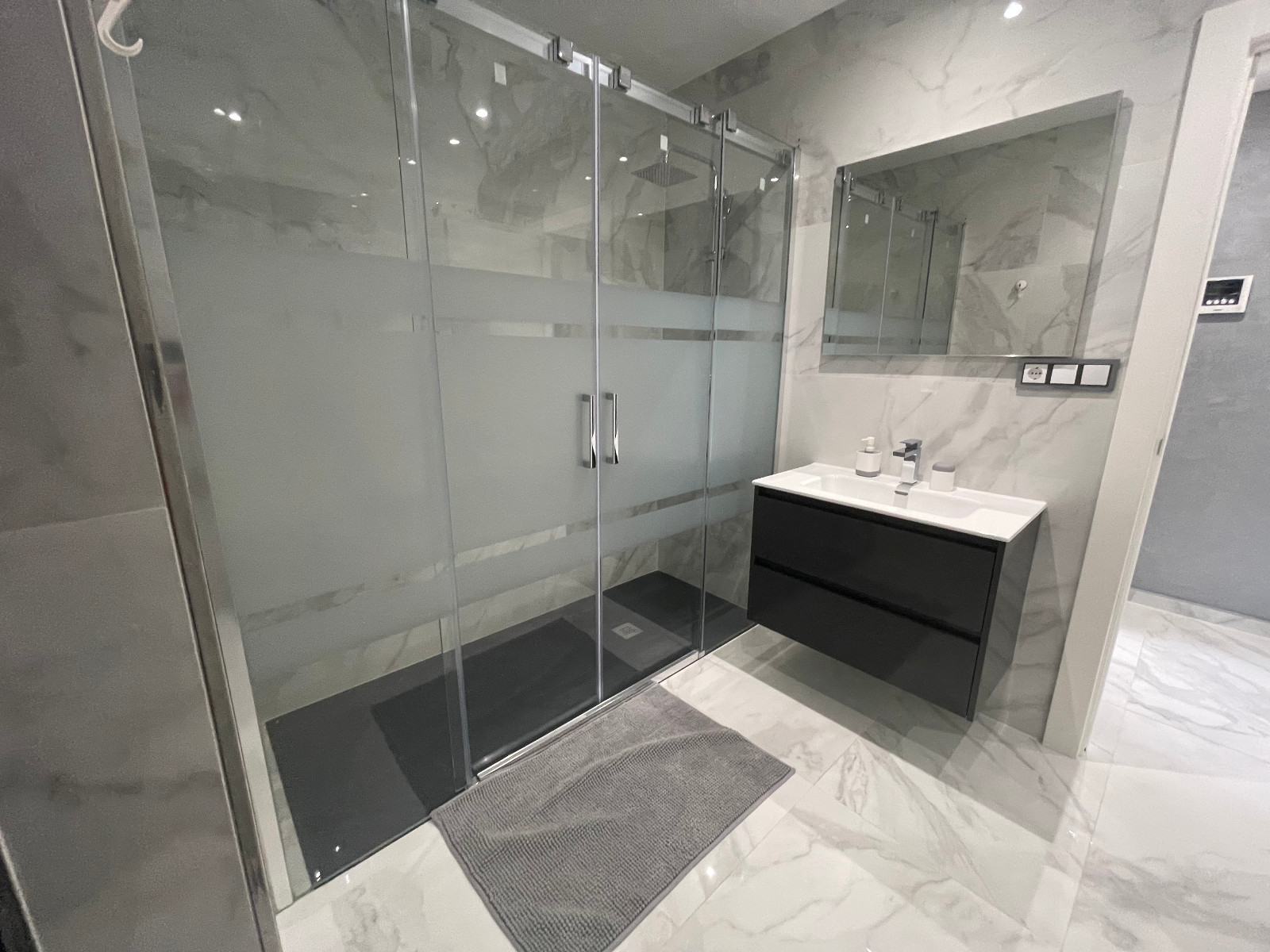 Bathroom in villa for sale in La Mata