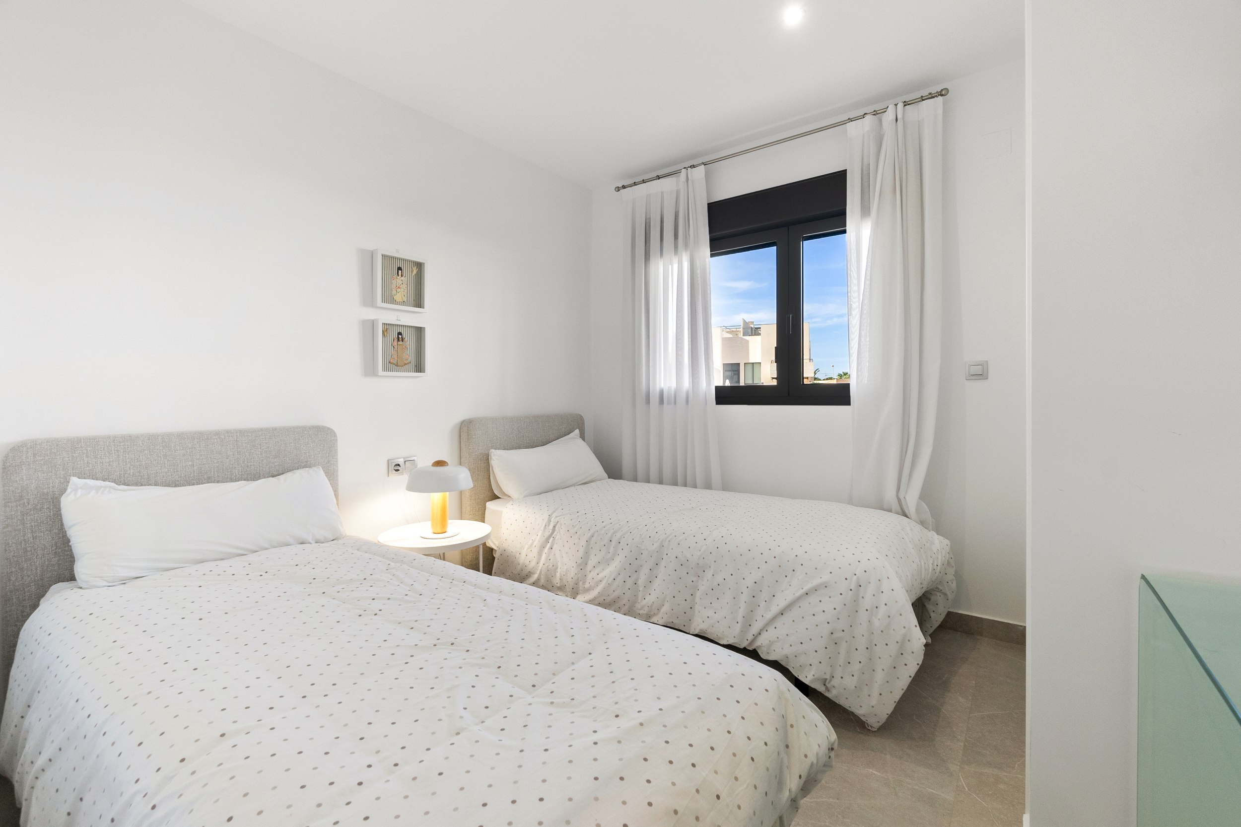 Master bedroom in apartment for sale in Orihuela