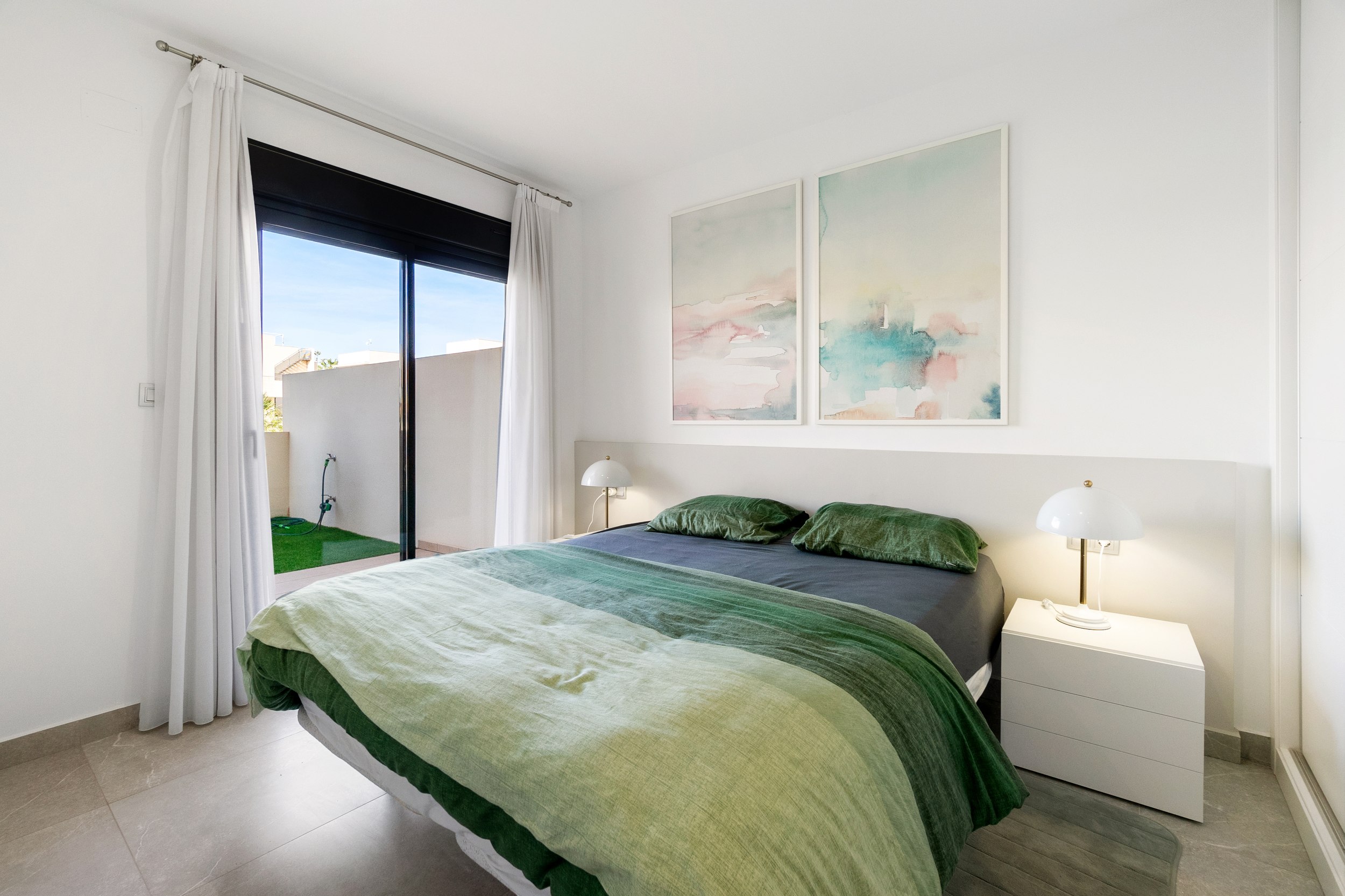 Bedroom in apartment for sale in Orihuela