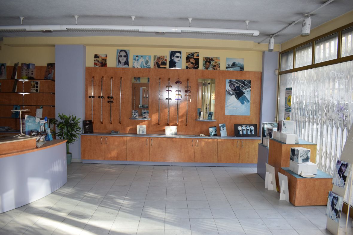 Pool area in commercial for sale in Alicante