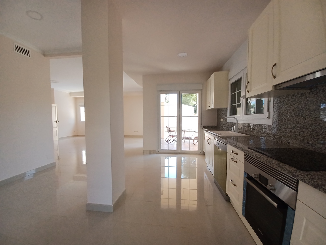 Bathroom in villa for sale in Cabo Roig