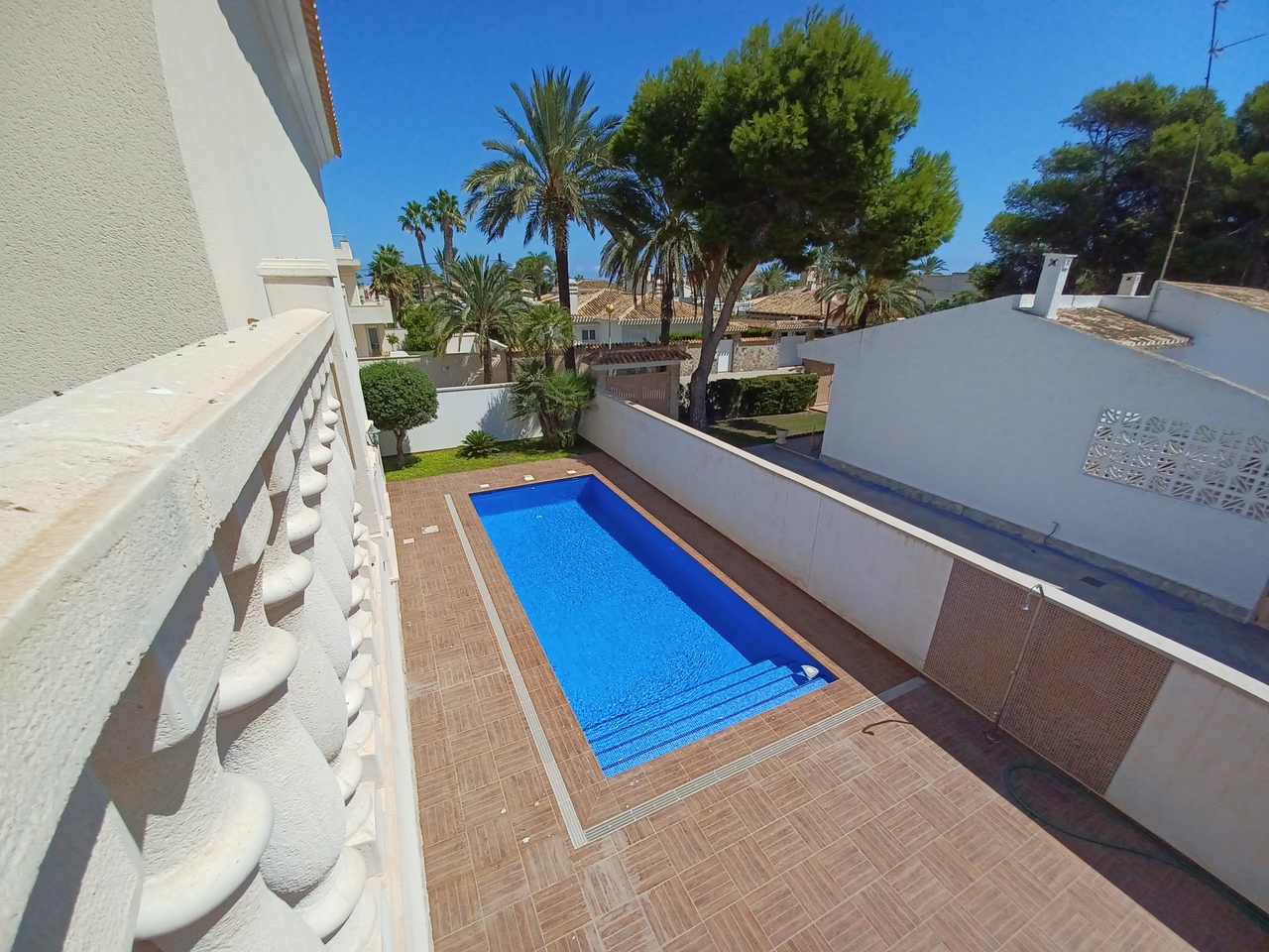 Bedroom in villa for sale in Cabo Roig