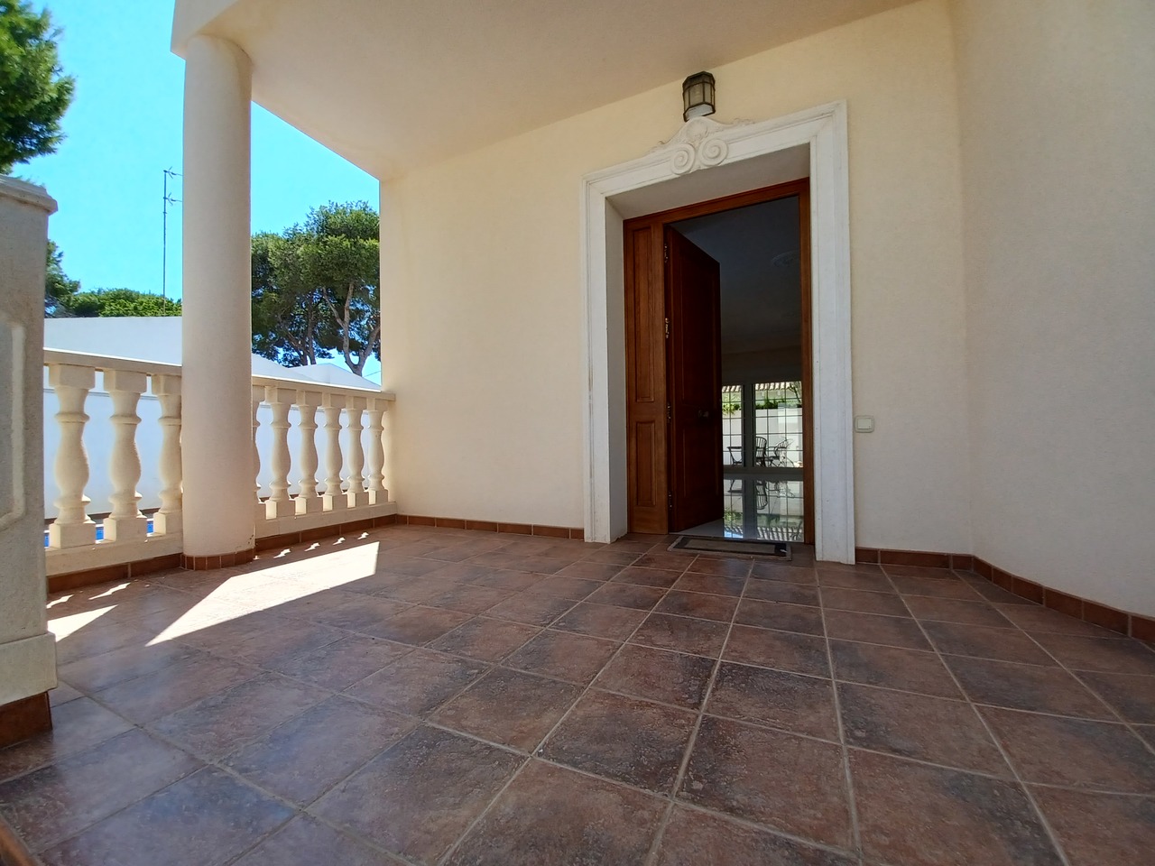 Bedroom in villa for sale in Cabo Roig