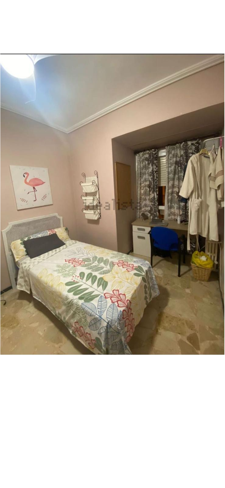 Master bedroom in apartment for sale in Elche
