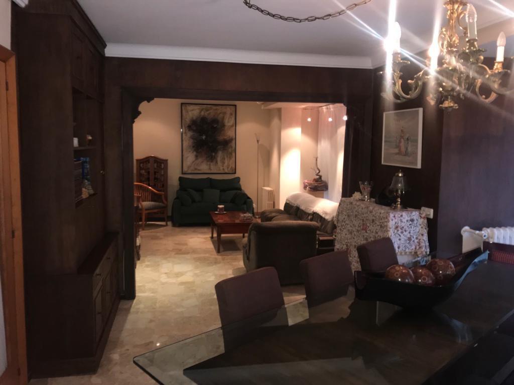 Bedroom in apartment for sale in Elche