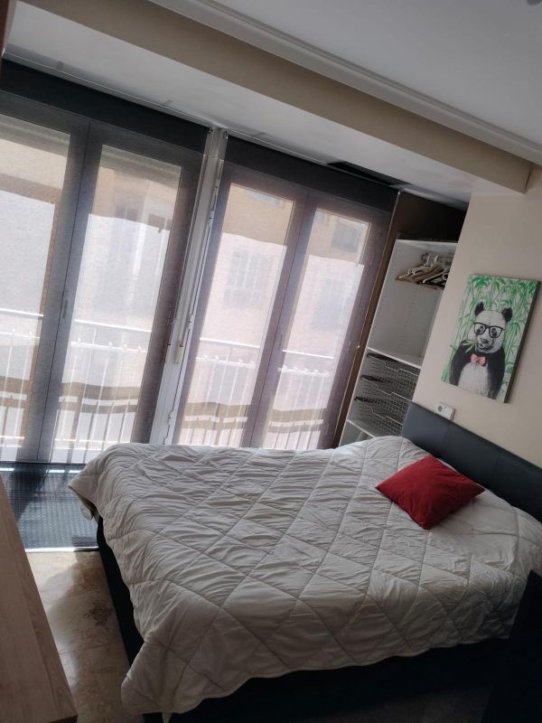 Bedroom in apartment for sale in Elche