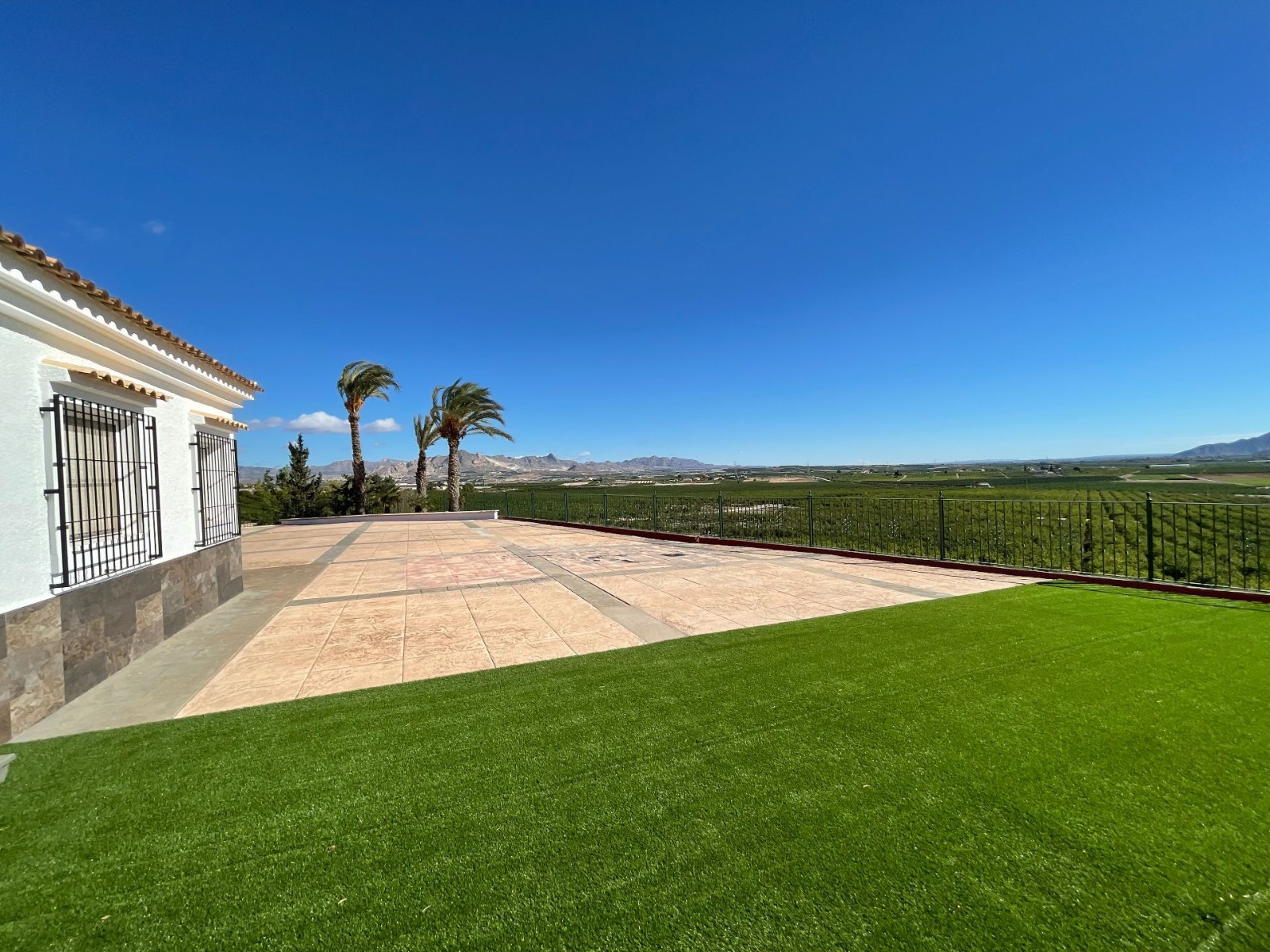 Pool area in villa for sale in Murcia